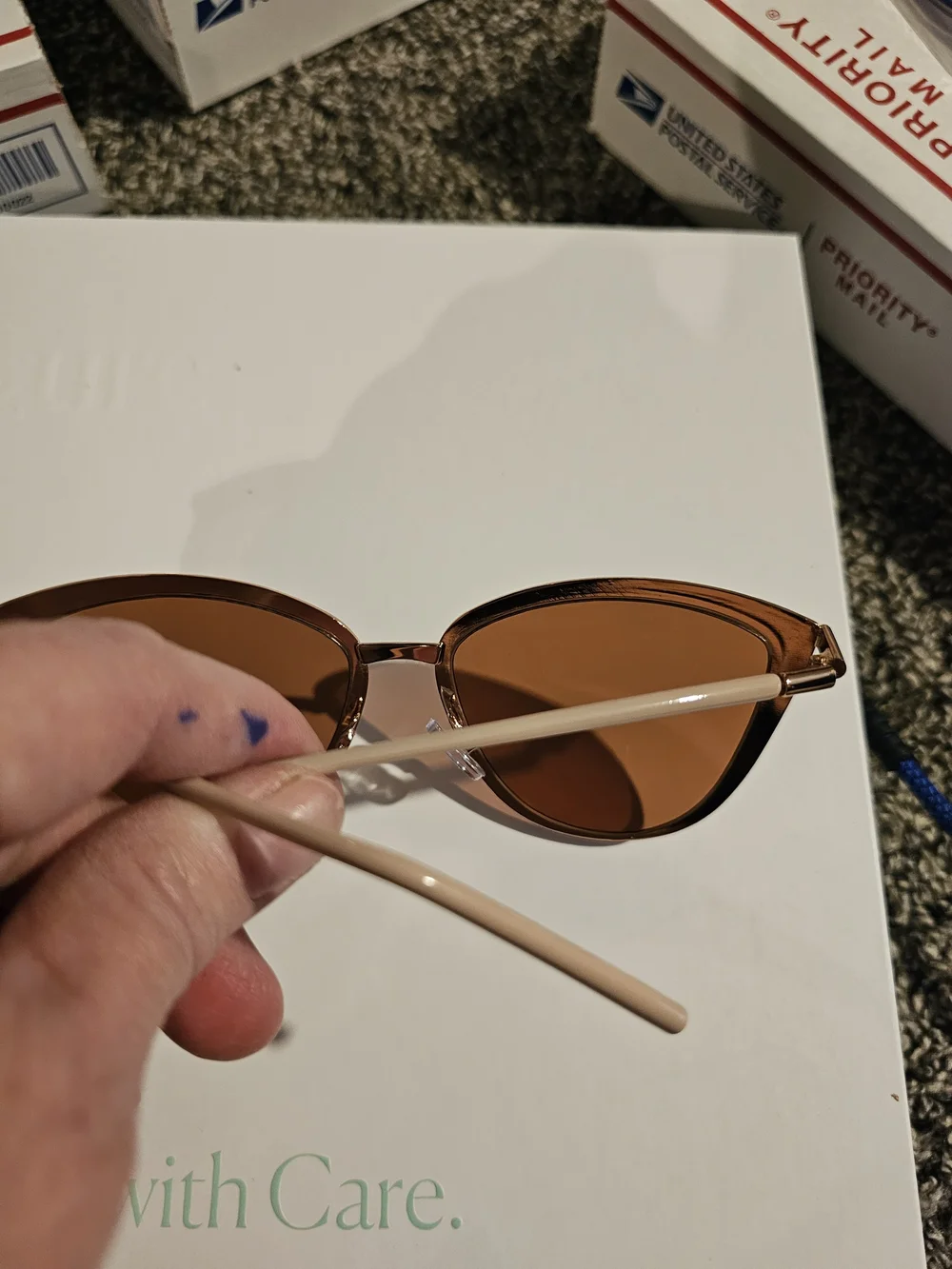 Stylish Women's Cat-Eye Sunglasses in Blush